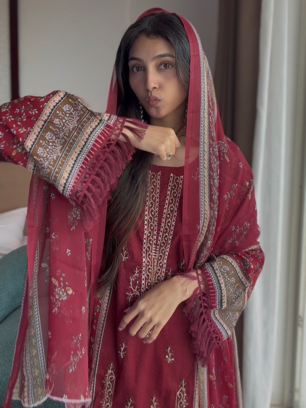 Maroon Embroidered Pakistani Suit [PC039]